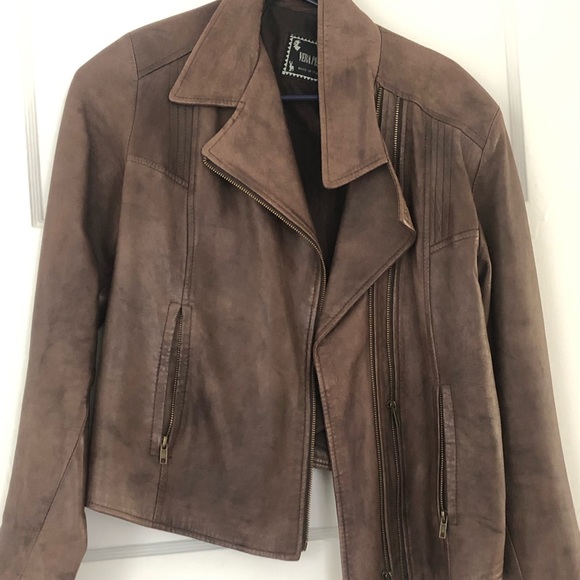 Too small - Picture 1 of 1